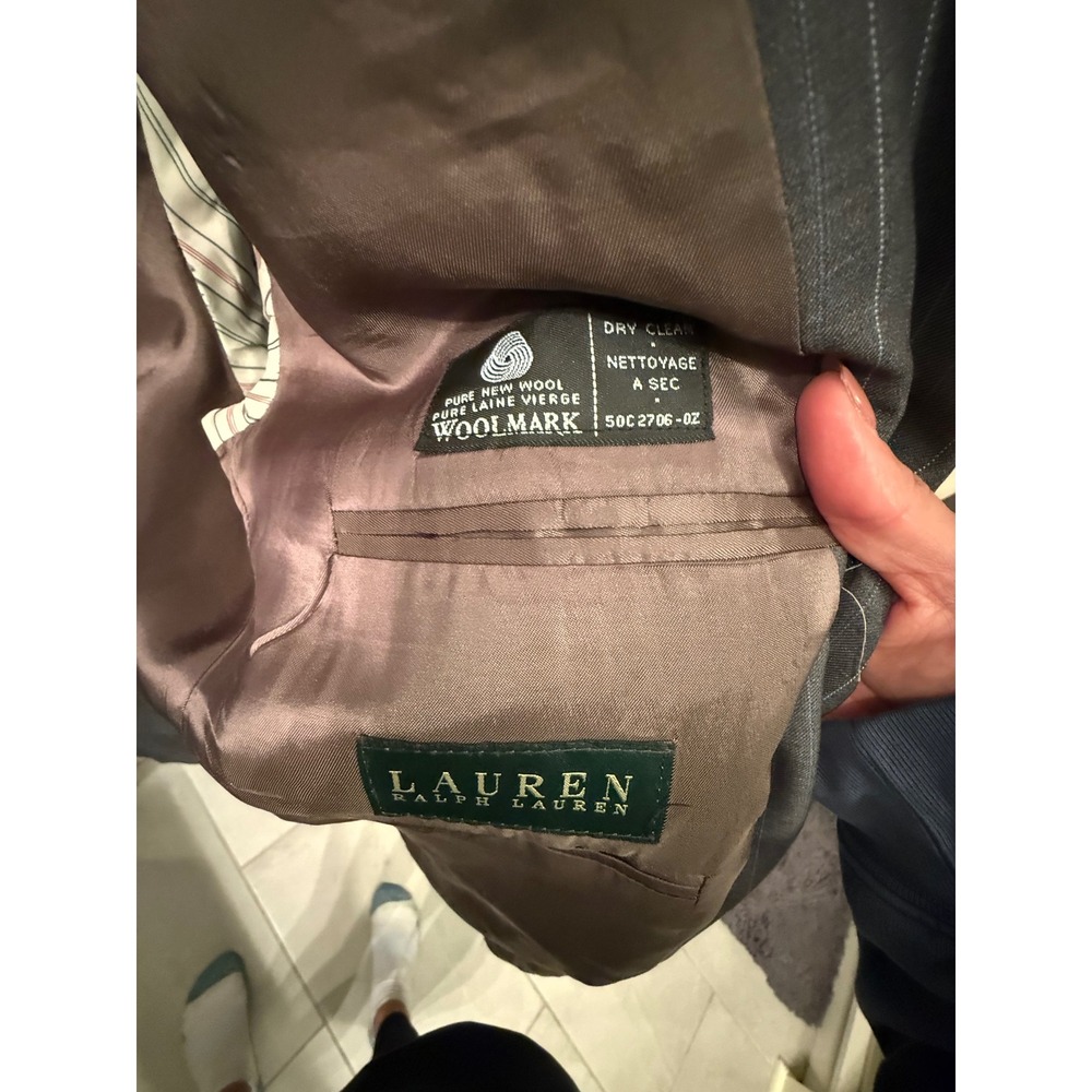 Ralph Lauren Suit 44R Gray Pinstripe Wool 2-Button Jkt and Pleated 40R pants. - Picture 4 of 8